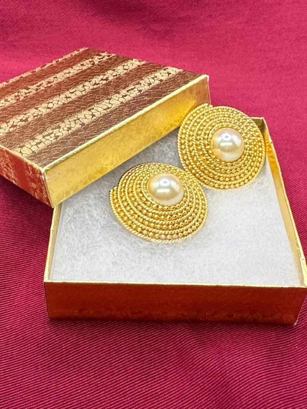 VTG Erwin Pearl Gold-Plated Faux Pearl Statement Clip Earrings